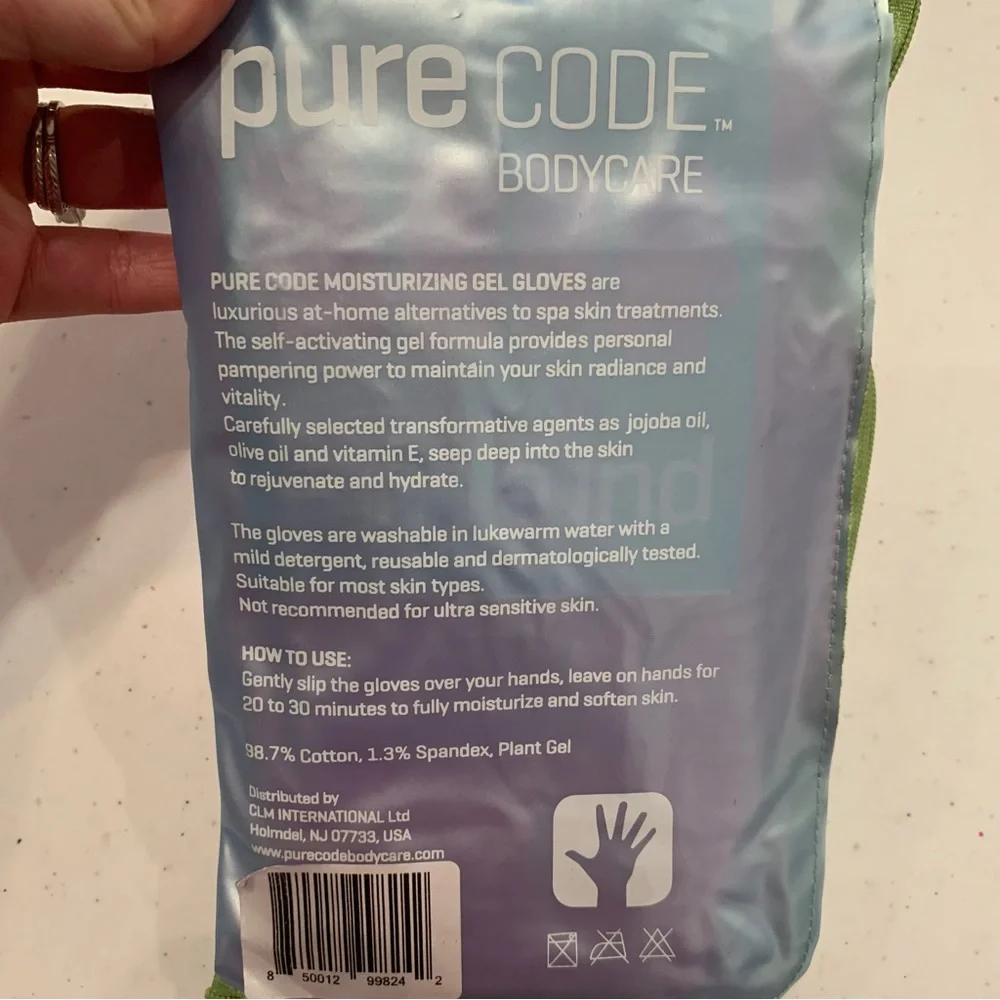 Pure Code. Pink hydrating gloves. NWT.